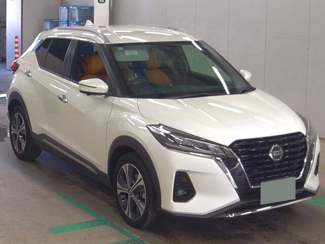 2022 Nissan Kicks X Two-Tone Interior Edition Japan auction vehicle
