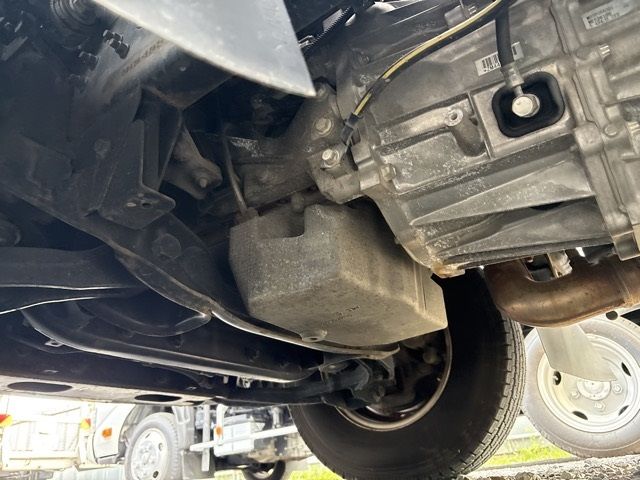 2019 Mitsubishi Fuso Canter Aluminum van auction photo 11