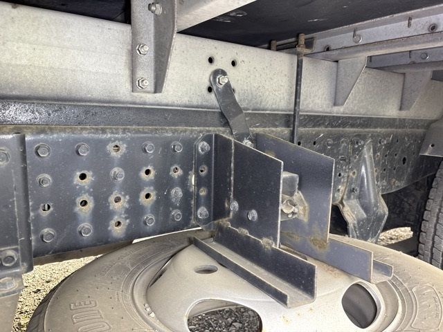 2019 Mitsubishi Fuso Canter Aluminum van auction photo 12