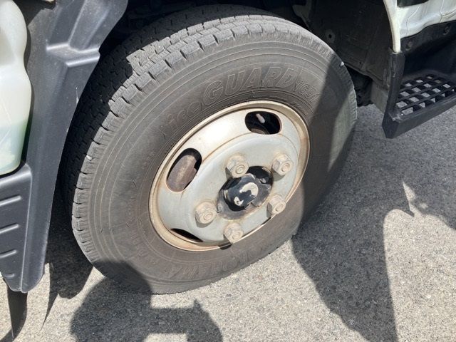 2019 Mitsubishi Fuso Canter Aluminum van auction photo 9