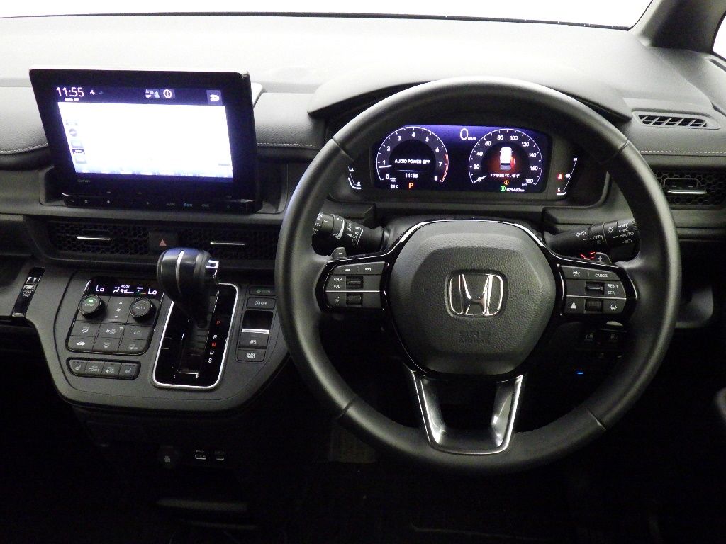 2022 Honda Stepwgn 4WD 7人 auction photo 3