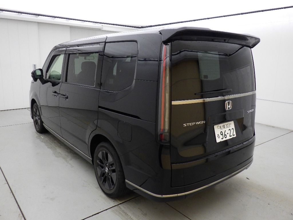 2022 Honda Stepwgn 4WD 7人 auction photo 5