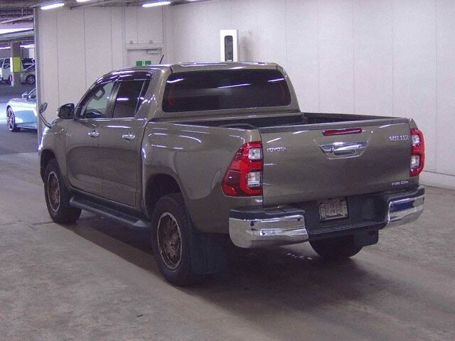 2021 Toyota Hilux Z 4WD auction photo 2