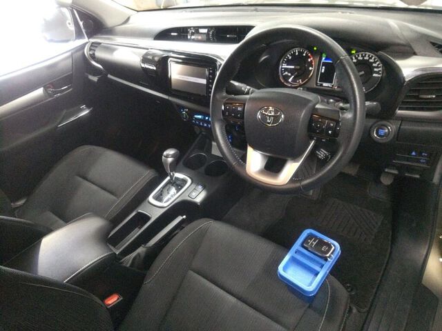 2021 Toyota Hilux Z 4WD auction photo 3