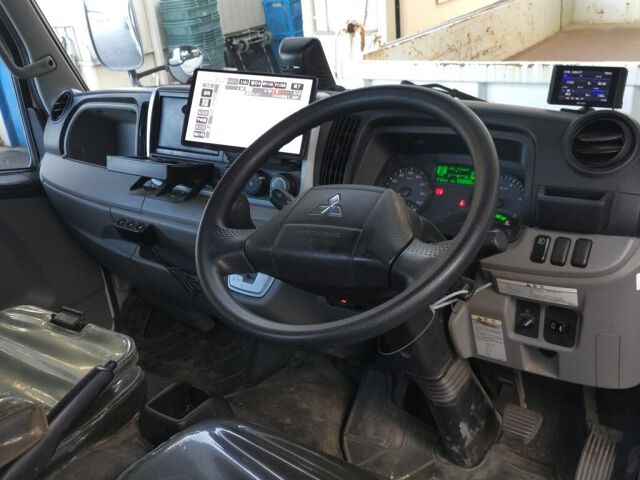 2020 Mitsubishi Fuso Canter auction photo 3