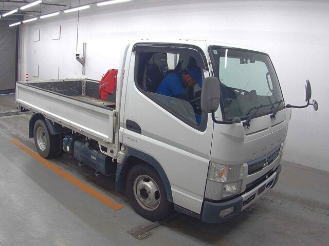 2020 Mitsubishi Fuso Canter Japan auction vehicle
