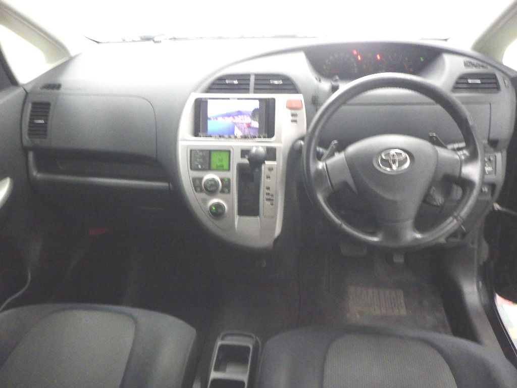 2010 Toyota Ractis G S Package auction photo 3