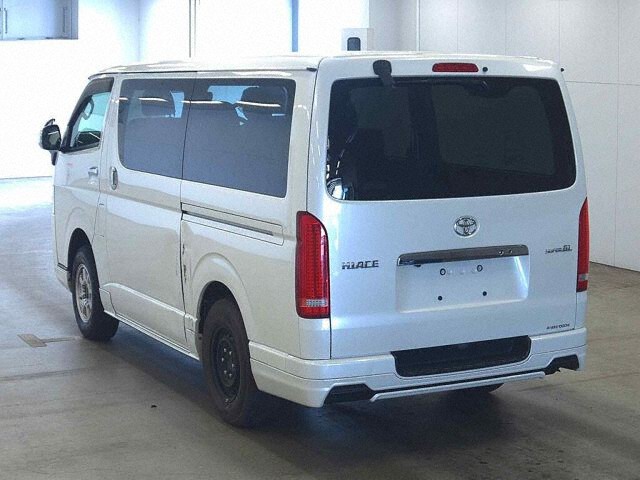2017 Toyota Hiace Long Super GL 4WD auction photo 2