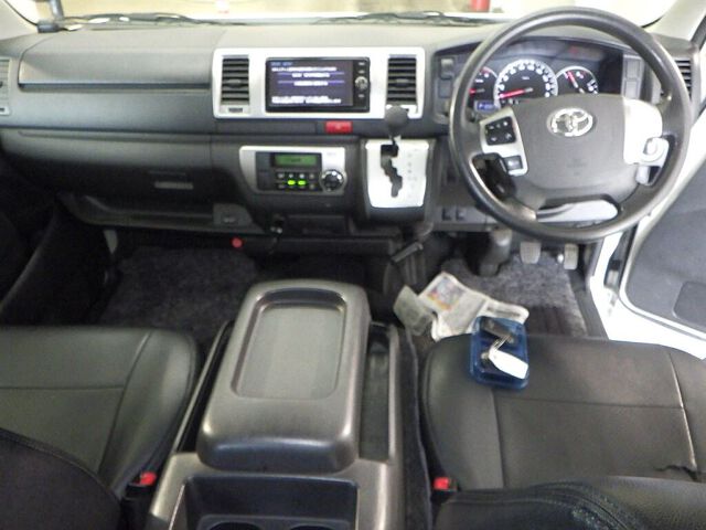 2017 Toyota Hiace Long Super GL 4WD auction photo 3