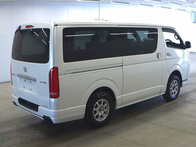 2017 Toyota Hiace Long Super GL 4WD auction photo 5