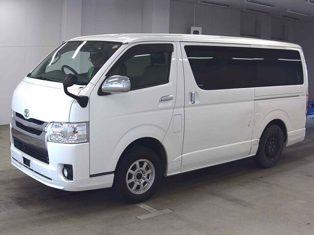 2017 Toyota Hiace Long Super GL 4WD auction photo 4