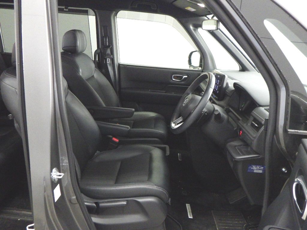2024 Honda Stepwgn e:HEV 7人 auction photo 6