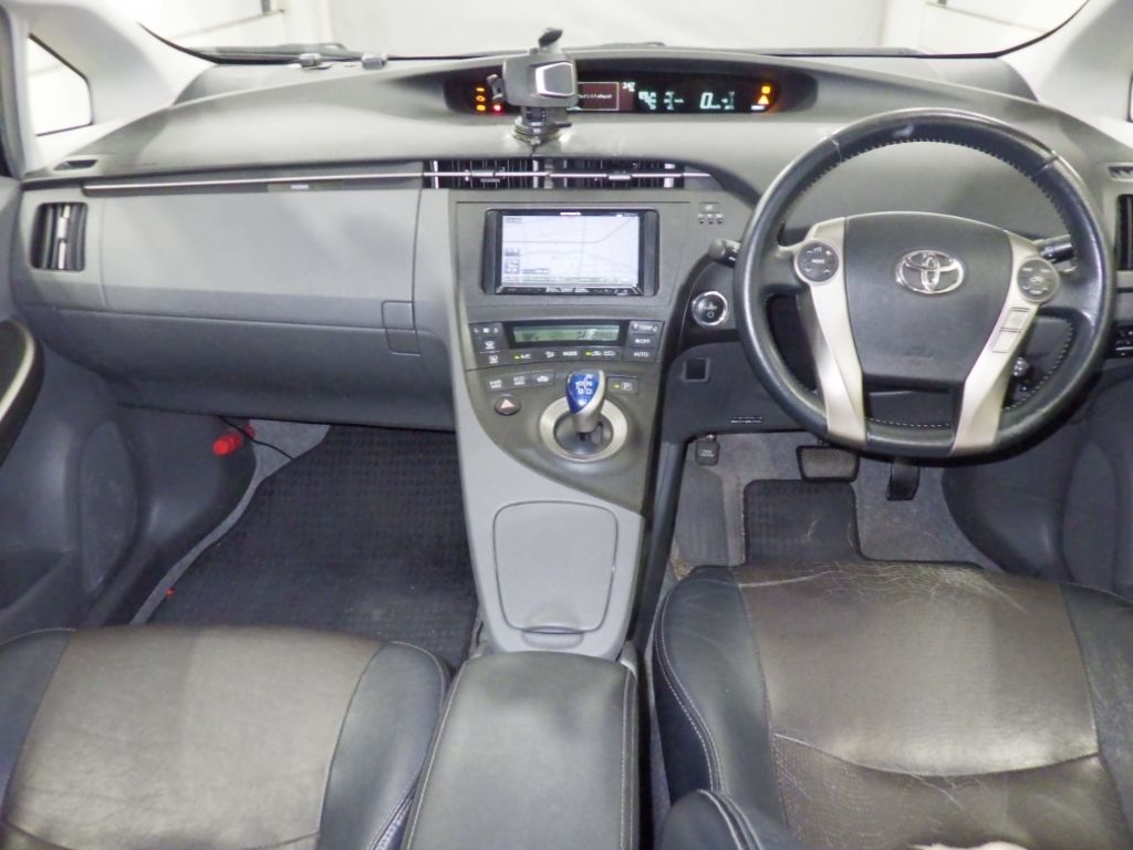 2011 Toyota Prius G LEDエディション auction photo 3