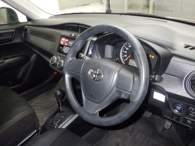2022 Toyota Corolla Axio EX auction photo 3