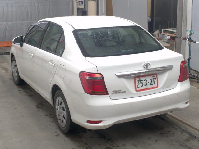 2022 Toyota Corolla Axio EX auction photo 2