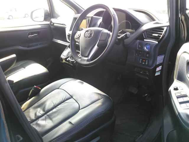 2016 Toyota Voxy ZSキラメキII auction photo 3