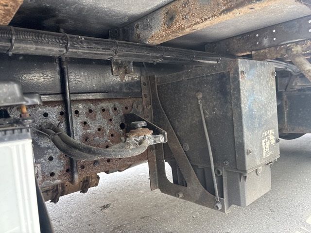2011 Isuzu Elf アルミウイング auction photo 12