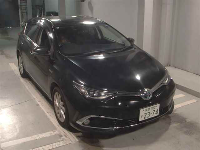 Japan Auction Vehicles 12 2016 Toyota Auris hybrid auction photo