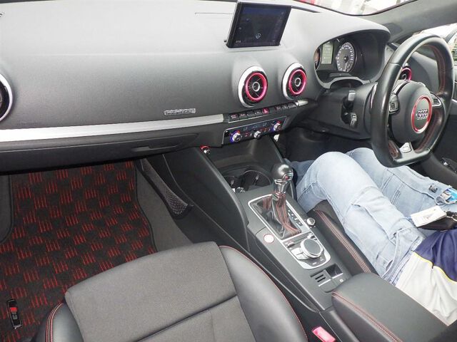 2015 Audi S3 Sedan ベースグレード 4WD auction photo 3