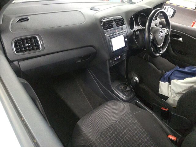 2016 Volkswagen ポロ TSIコンフォトアプGP auction photo 3