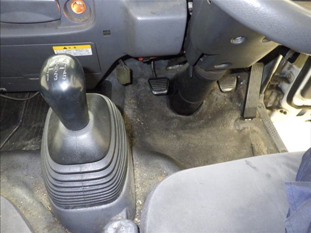 2008 Isuzu Elf Refrigerated and frozen trucks auction photo 8