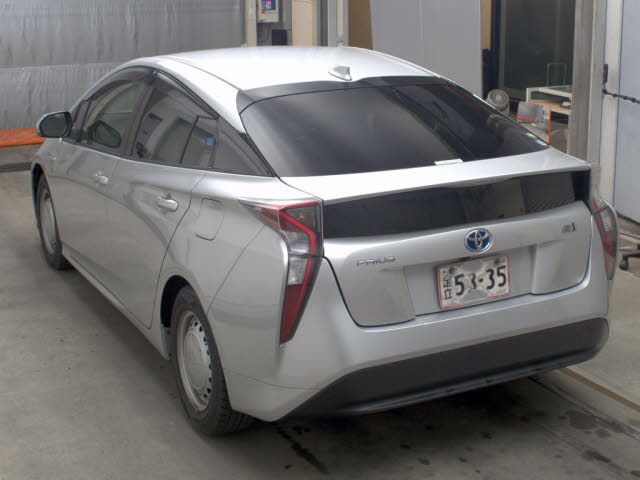 2018 Toyota Prius E auction photo 2