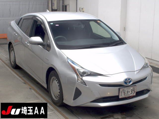 Japan Auction Vehicles 12 2018 Toyota Prius E auction photo
