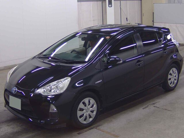 2013 Toyota Aqua G auction photo 4