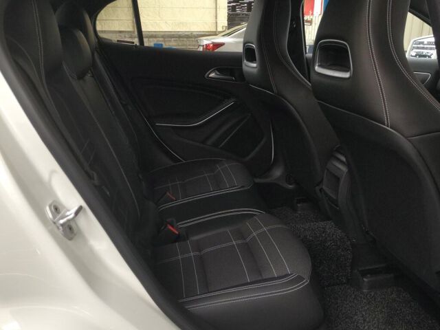 2016 Mercedes-Benz GLA-Class GLA180 Basic P auction photo 6