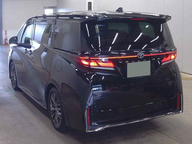 2025 Toyota Vellfire Z Premier auction photo 2