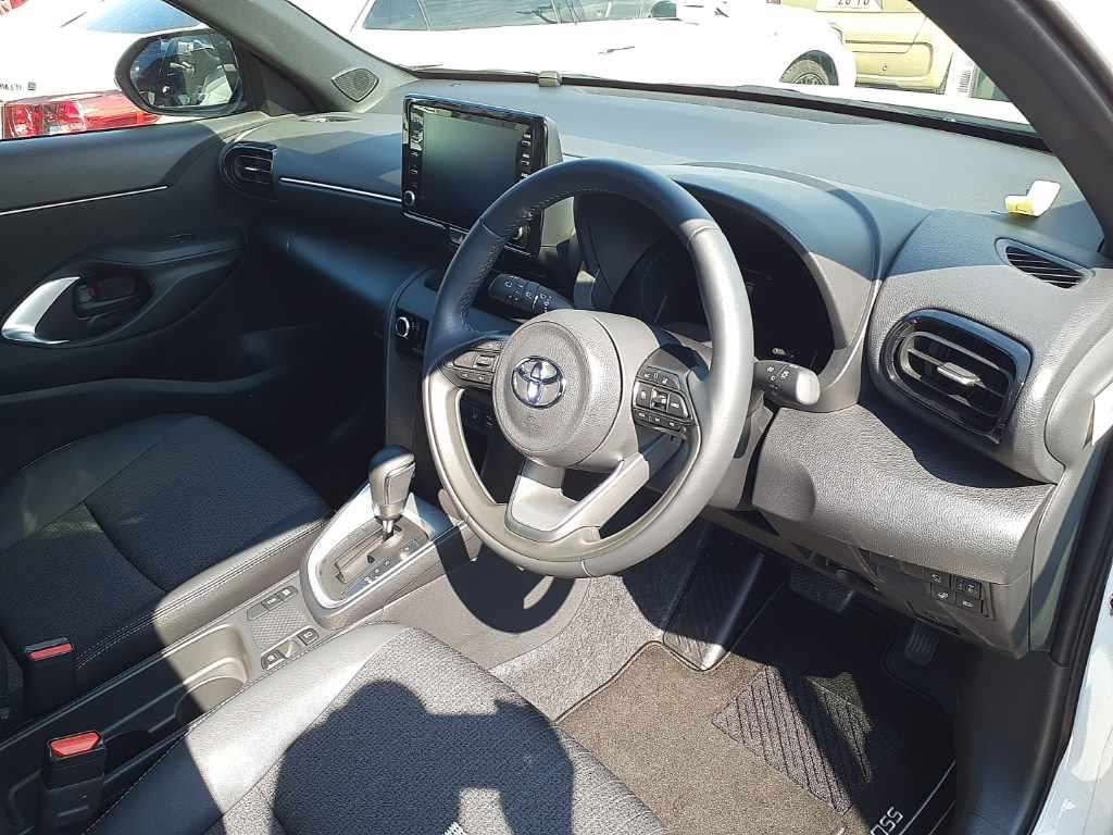 2023 Toyota Yaris Cross Z auction photo 9