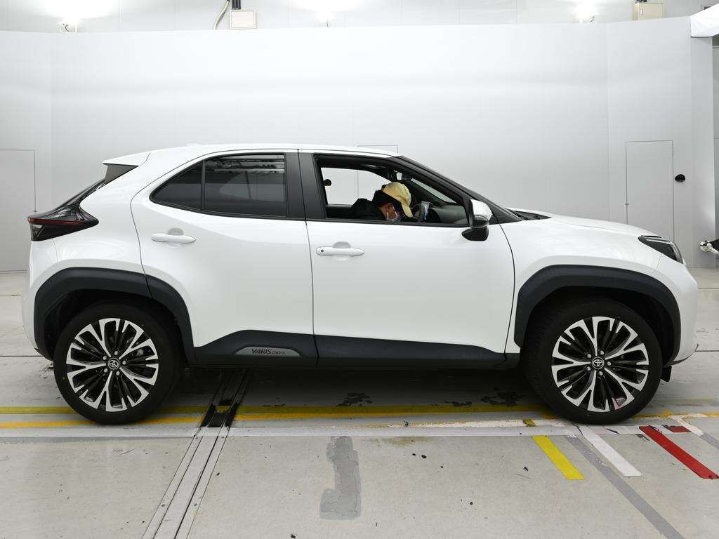 2023 Toyota Yaris Cross Z auction photo 3