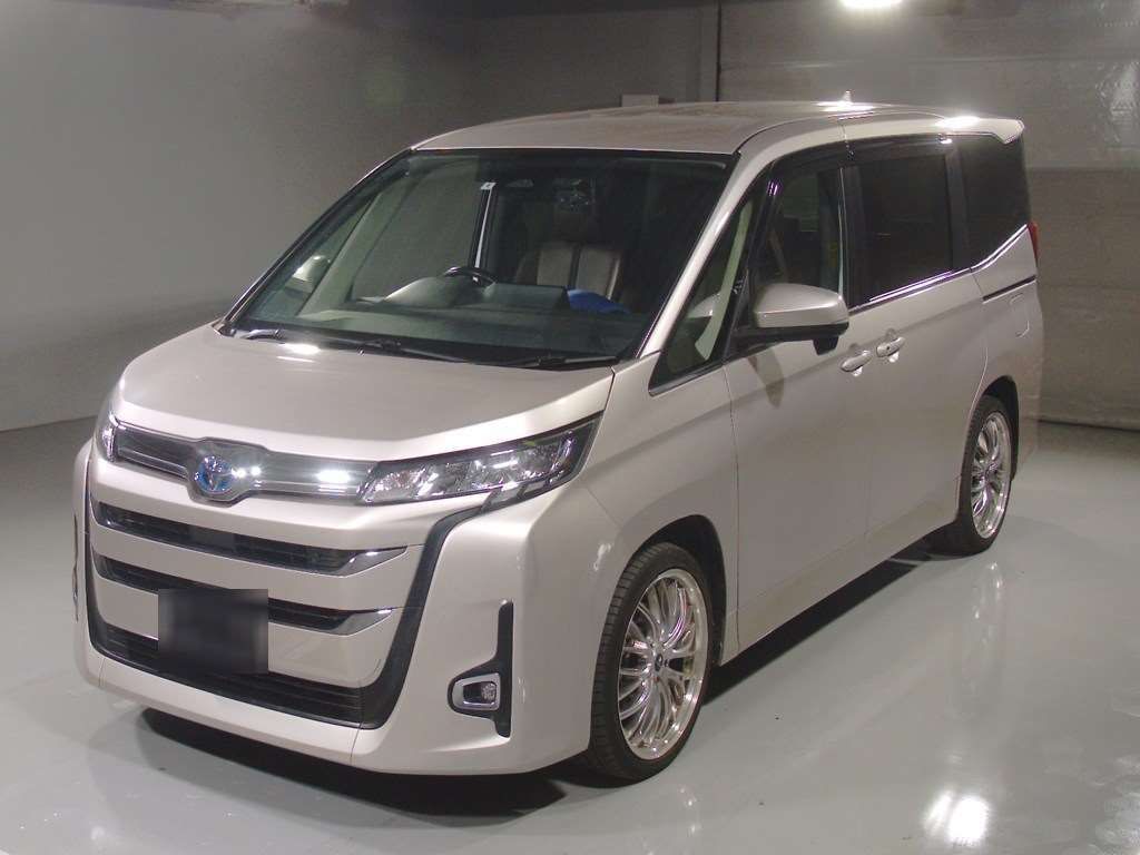 Japan Auction Vehicles 4 2022 Toyota Noah ハイブリッドZ auction photo