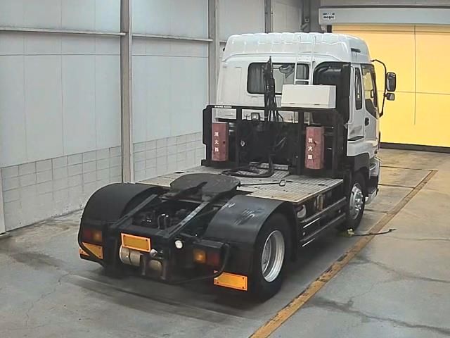 2008 Isuzu トラクター auction photo 2