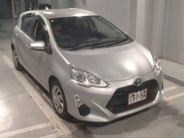 Japan Auction Vehicles 12 2015 Toyota Aqua S auction photo