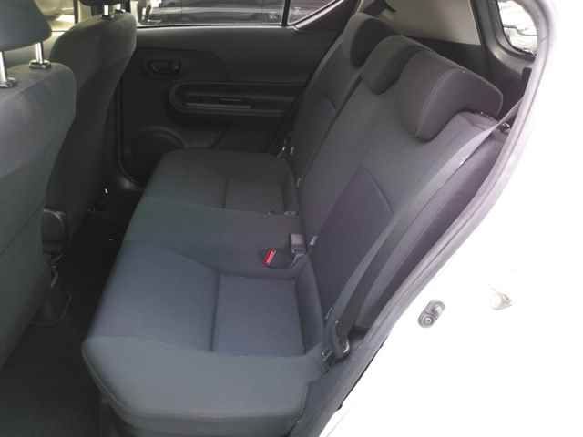 2015 Toyota Aqua S auction photo 9