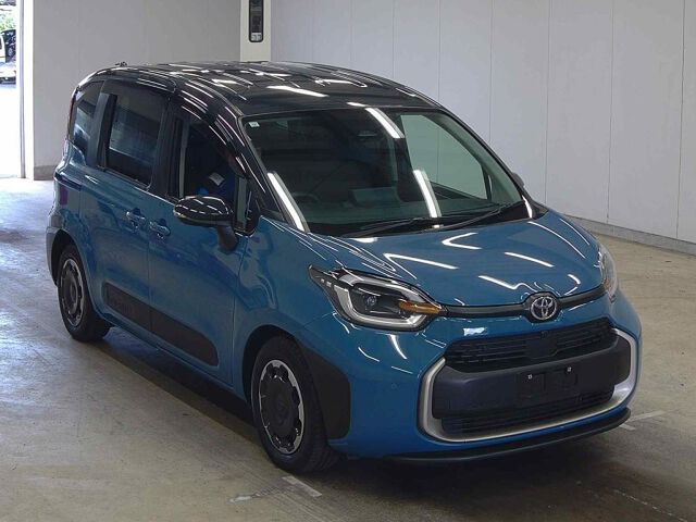 Japan Auction Vehicles 8 2023 Toyota Sienta ハイブリッドZ auction photo