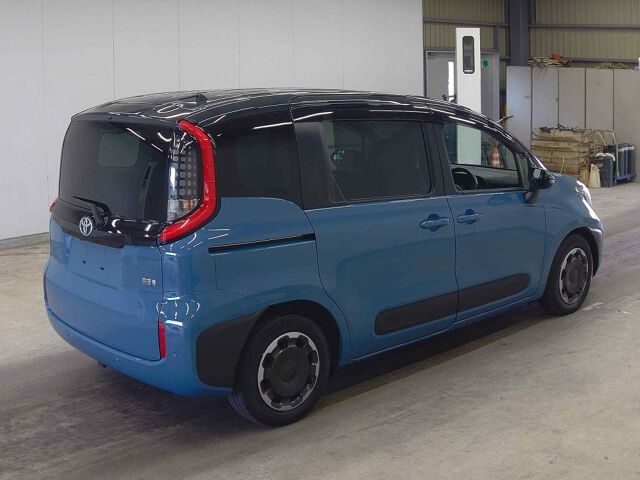 2023 Toyota Sienta ハイブリッドZ auction photo 5