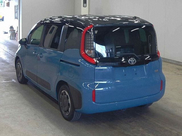 2023 Toyota Sienta ハイブリッドZ auction photo 2