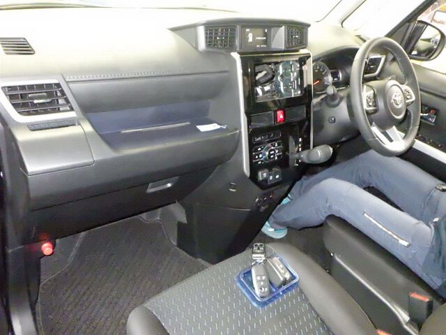 2023 Toyota Roomy カスタムG 4WD auction photo 3