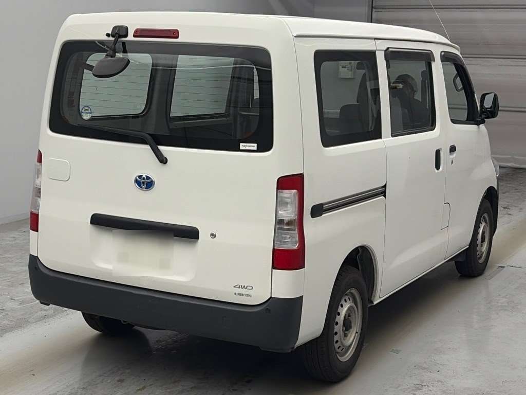 2022 Toyota TownAce Van DX 4WD auction photo 2