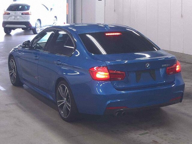 2017 BMW 3 Series 320i M Sport auction photo 2