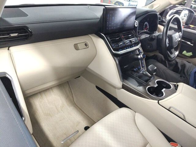 2023 Toyota Land Cruiser ZX 4WD auction photo 3