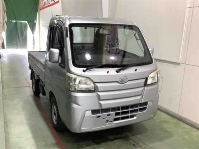 Japan Auction Vehicles 4 2014 Daihatsu Hijet 4WD スタンダード auction photo
