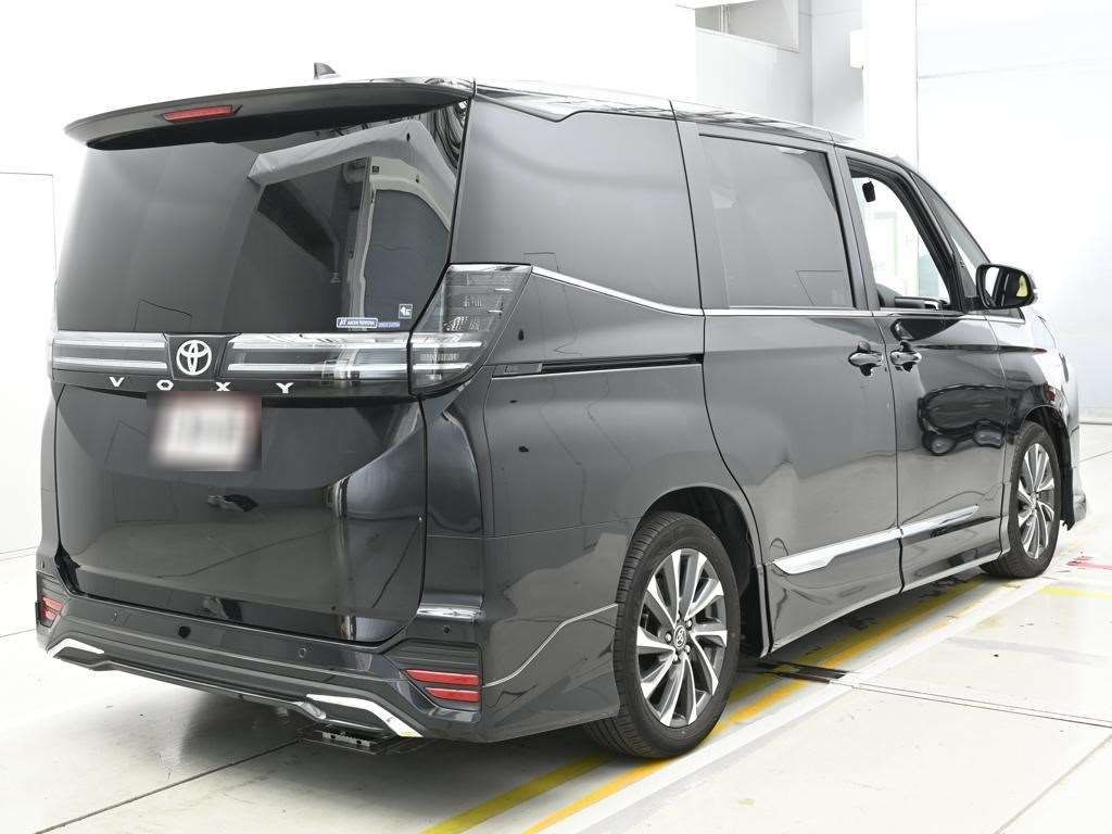 2023 Toyota Voxy S-Z auction photo 2