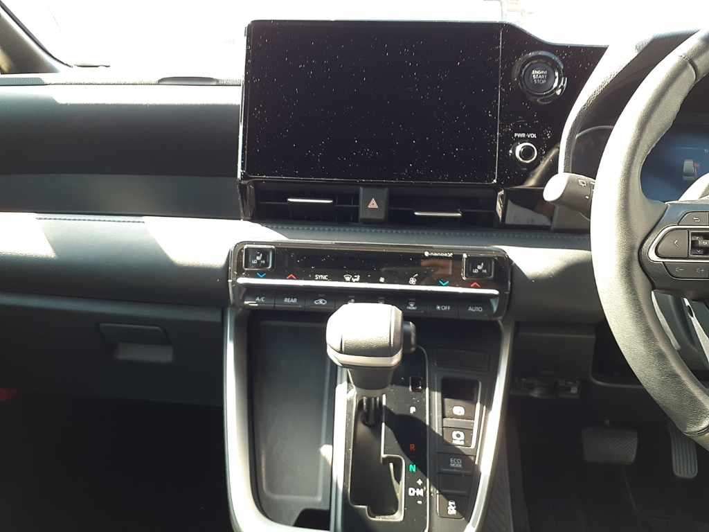 2023 Toyota Voxy S-Z auction photo 12