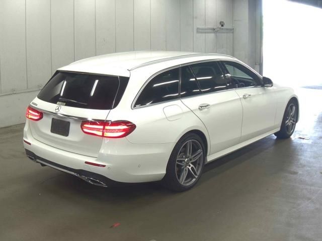 2019 Mercedes-Benz E 220d Wagon AV AMG Line Exclusive auction photo 3