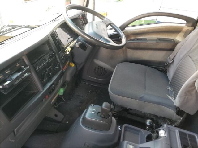 2008 Isuzu Forward auction photo 3