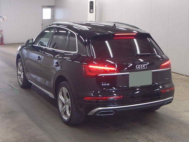 2022 Audi Q5 40 TDI Quattro S Line 4WD auction photo 2