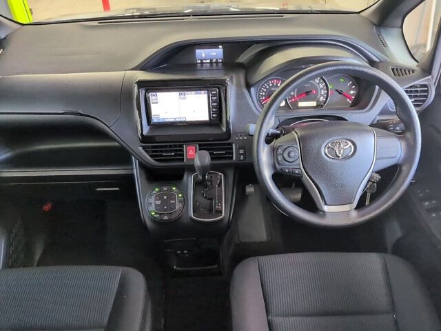 2019 Toyota Noah X auction photo 3